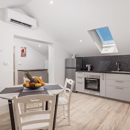 Apartmani Jurina كاستاف المظهر الخارجي الصورة